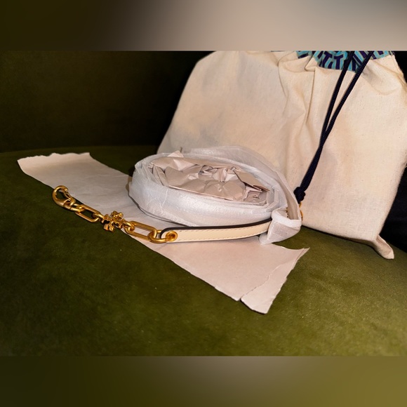 NWT/ TORY BURCH ~ Mini Boat Appliqué Leather Crossbody Bag + Original Dust Bag - Picture 6 of 6